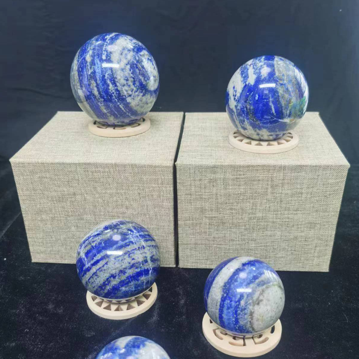 Lapis lazuli sphere